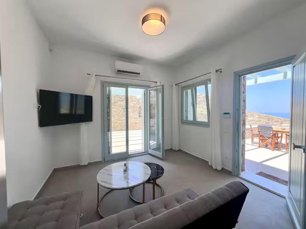 House Theasis living area